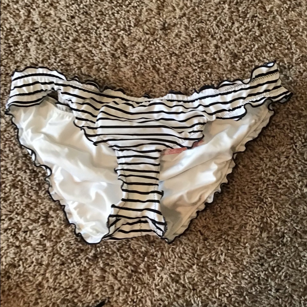 VS ruffle bikini bottom